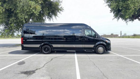sprinter limousine indianapolis